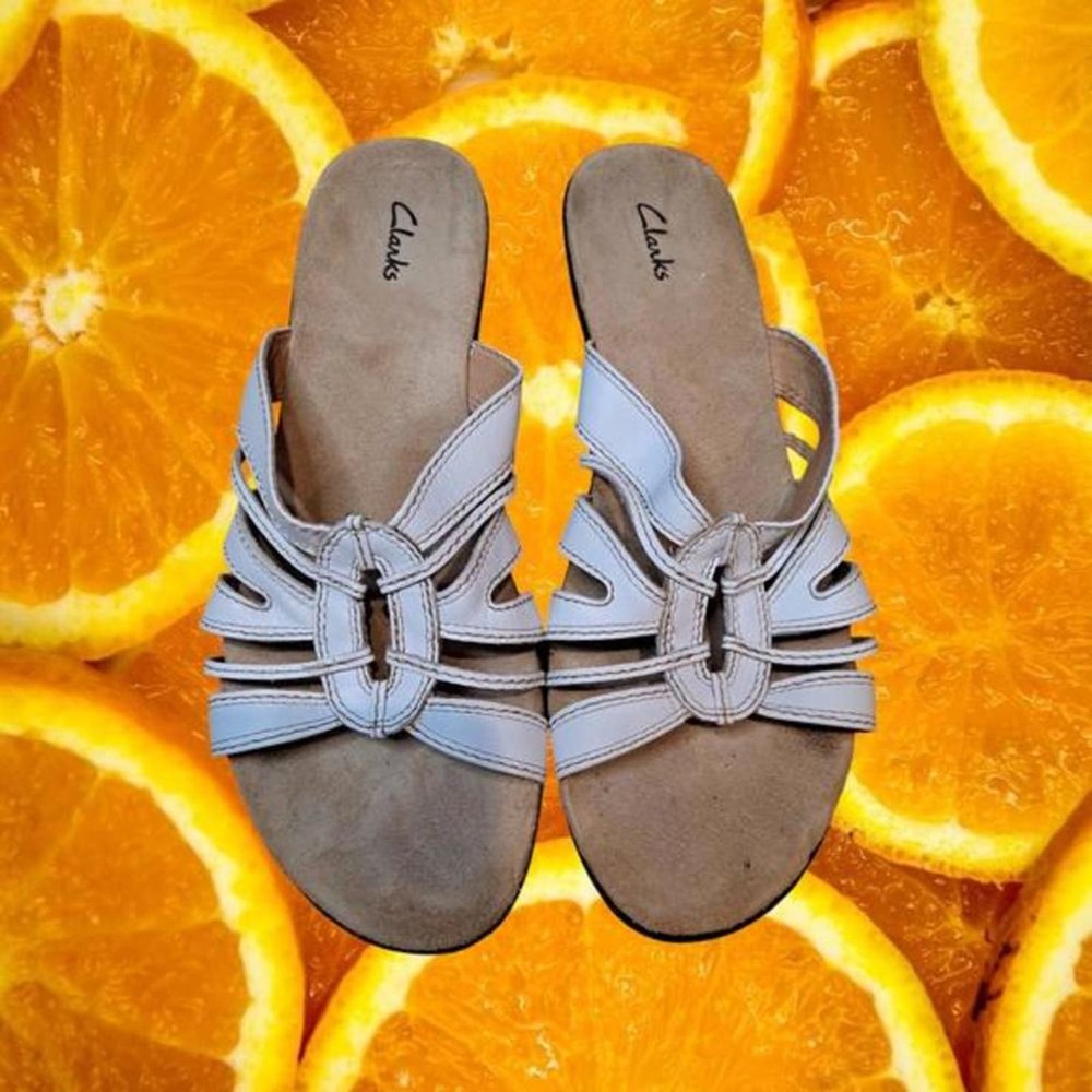 Clarks White Strap Heeled Sandals‎ Size 9M